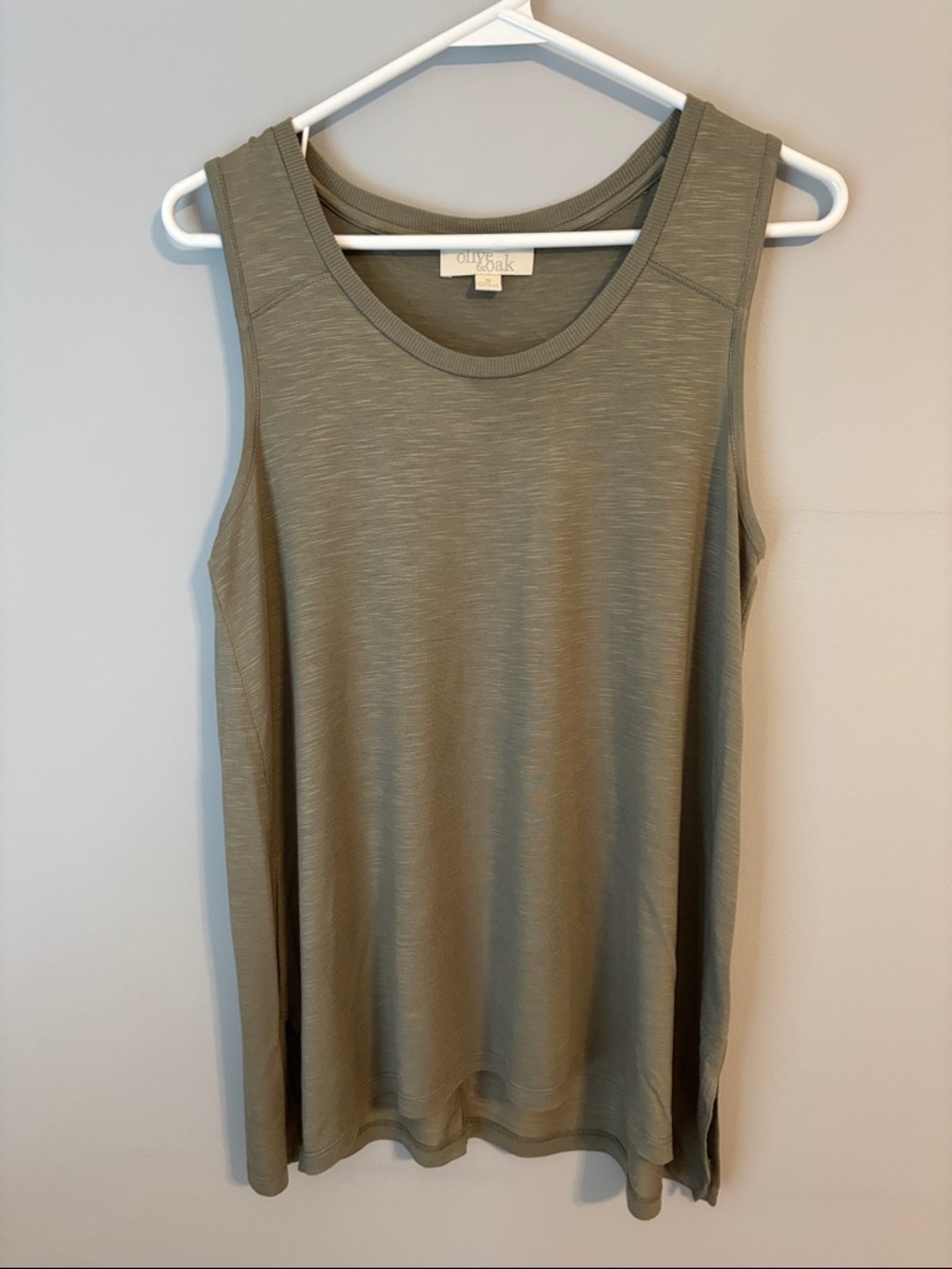 Olive & Oak Sleeveless Tank Top - Olive Green